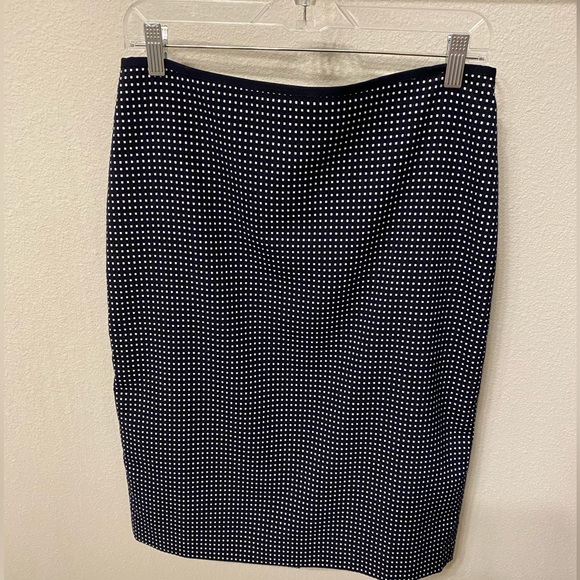 EUC Ann Taylor fully lined black/white pencil skirt, size 8 - Picture 2 of 6